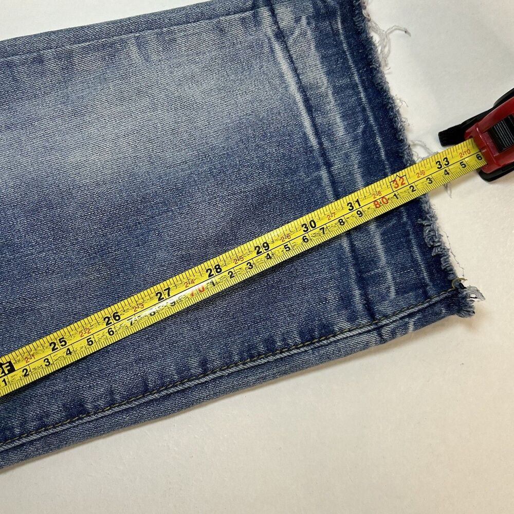 Winchester Jeans Mens Size 36/32 Blue Faded Distressed Destroyed Raw Hem - Picture 10 of 10